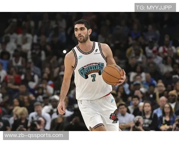 关键瞬间点燃全场！阿尔达马空切接球上篮制胜，灰熊逆袭夺得2分领先